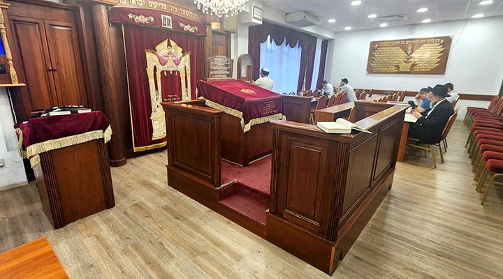 Shabbat Prayers in Budapest – Keren Or Chabad House