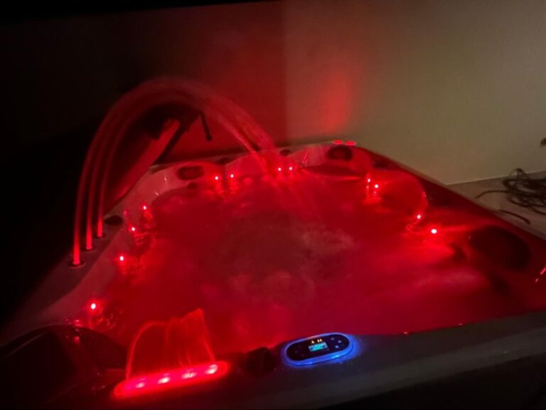 The Jacuzzi - Playa Palmera Beach Resort