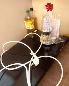 Shabbat Kit in the Apartments, Tabor Apartments 1020